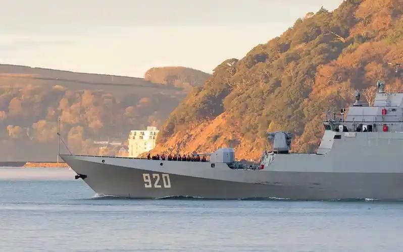 为什么几乎没有国家去采购052D？答案很直接，就算白送，多数国家也不敢接，因为问