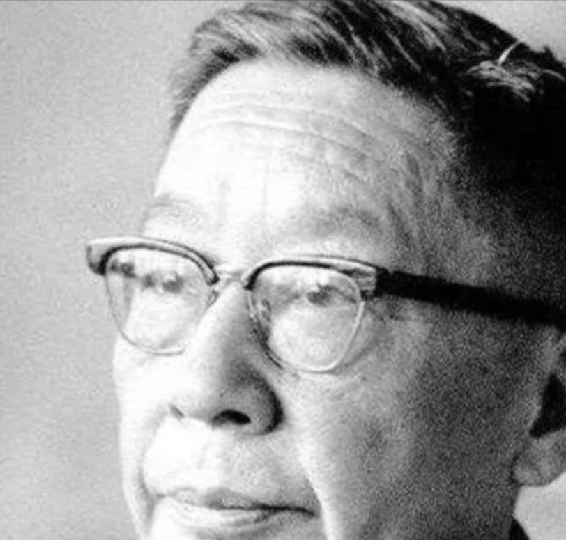 1966年8月24日，老舍先生在北京西城太平湖离世。临行前，他心中最牵