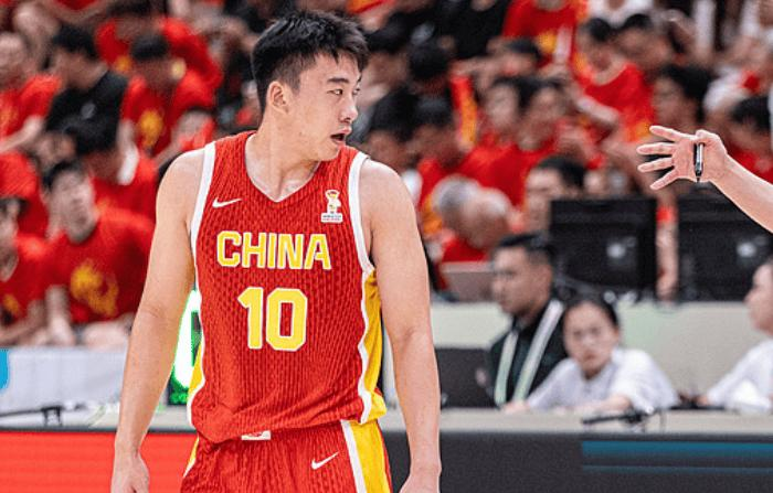王俊杰放弃NBA幻想、立足FIBA才是最清醒的自我认知！王俊杰上赛季在旧金山大学场均8.5分3篮板，