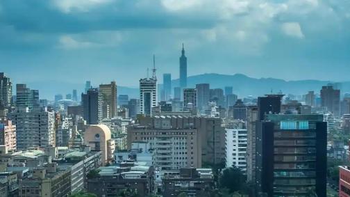 中国解决台湾最佳时机，可能就要来了！美国有可能近期对中国增加100%以上的关税，