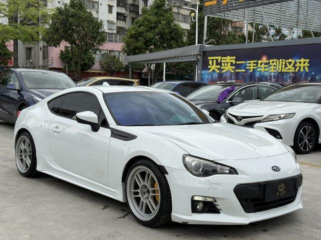 一台跑了9万公里的手动BRZ，在等什么样的人？这些年帮朋友看二手车，我养成一个
