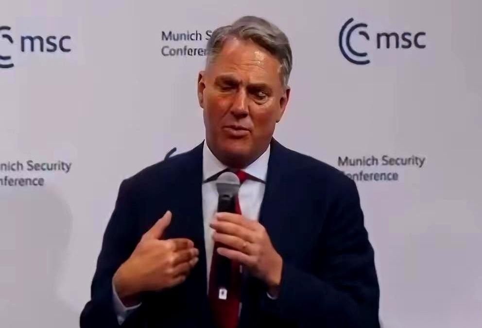 澳洲那个防长，真给我看乐了。在那种国际大场面上，一本正经地指责我们，说咱们是“