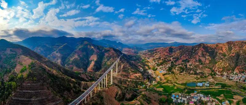 云南交通又传来好消息！【好消息！云南两条高速公路即将同日通车】12月26