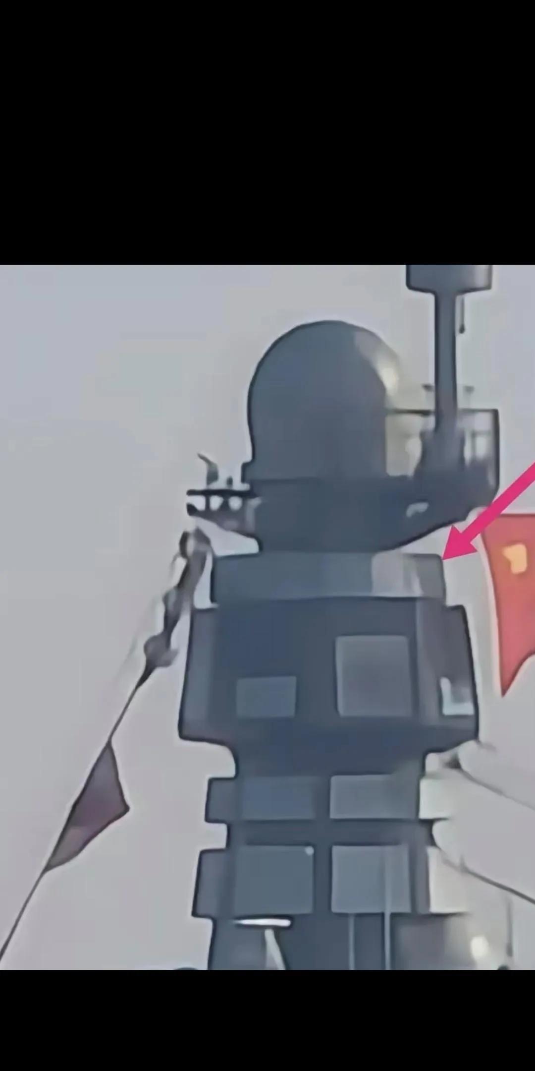 有人说过，003“福建”号航母在其服役生涯中，将无时无刻不与主桅杆被熏黑这个难题