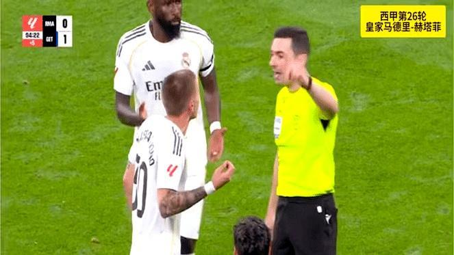 替补登场26分钟，一句“真他X丢人”换来职业生涯首张红牌。补时第90+5分