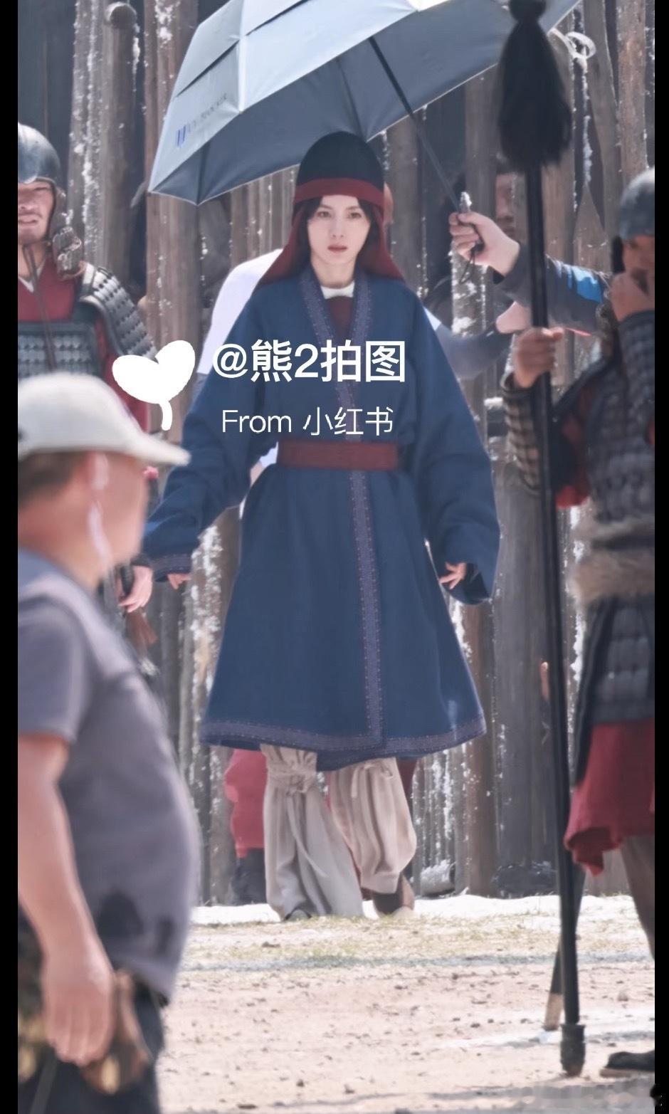 杨幂江山大同这套全身造型来了，这个两裆复原造型记得要一直把外衣穿着，别脱了。