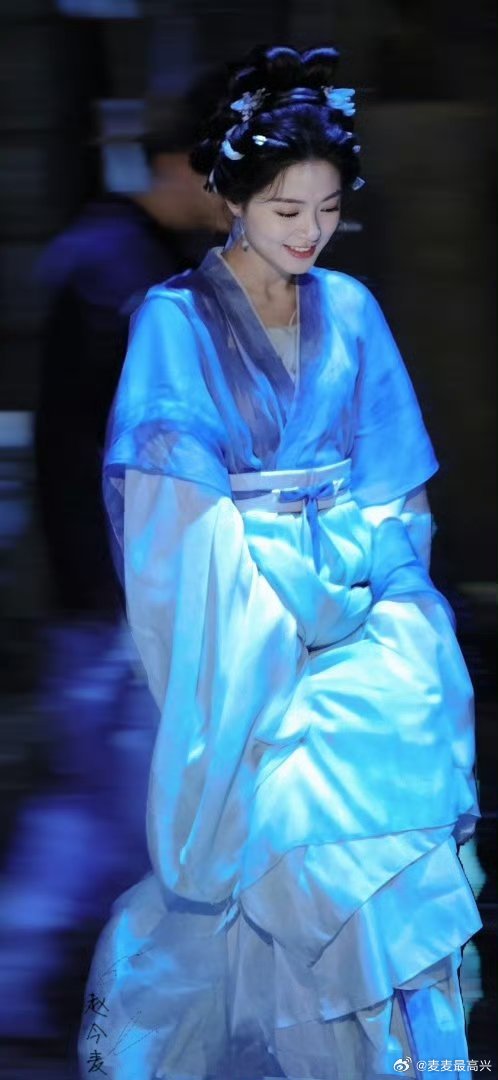 #赵今麦#助力929万贴。​