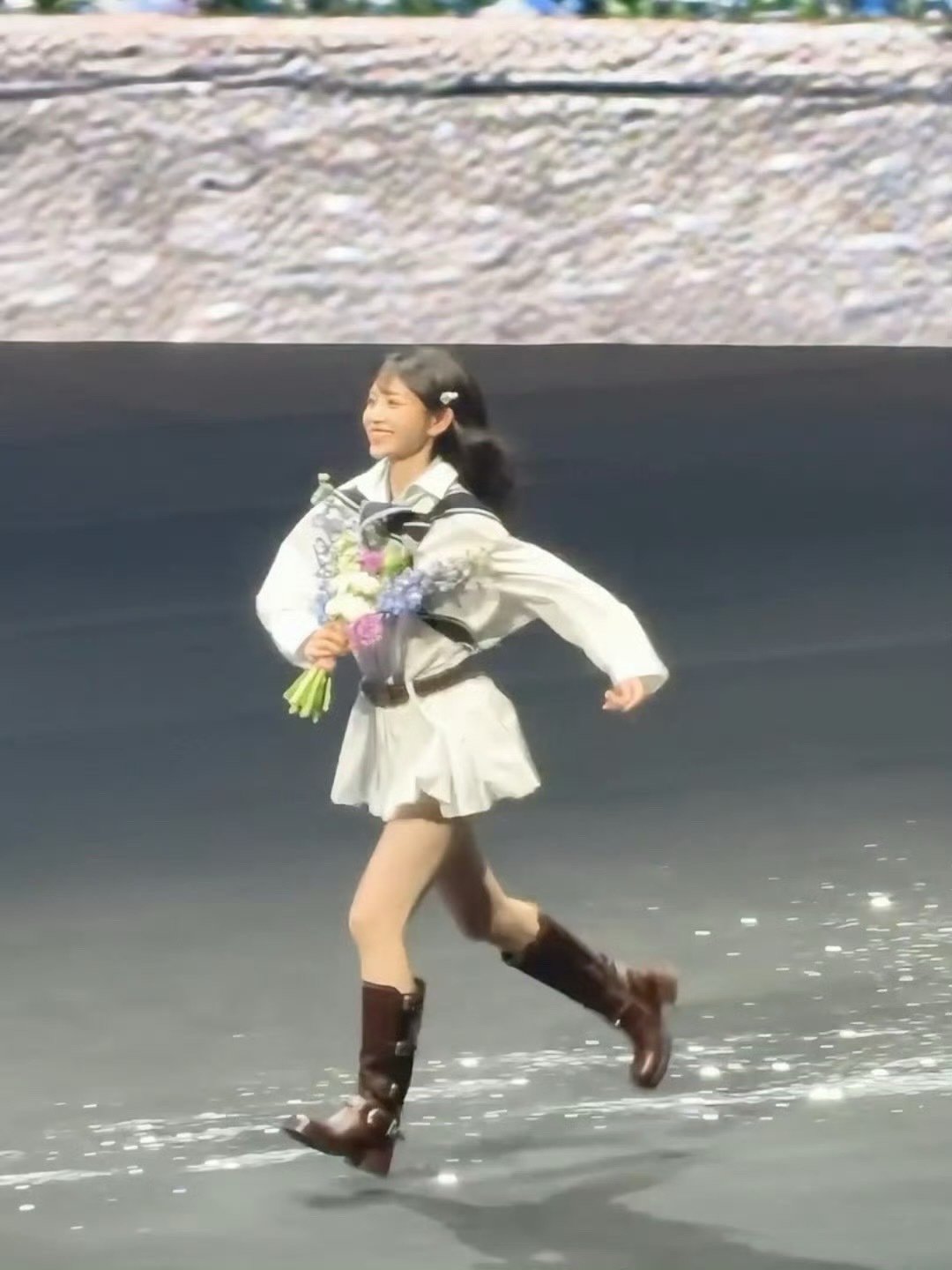 田曦薇跑步的神此女是古希腊掌管跑步的神呀，明媚又耀眼！