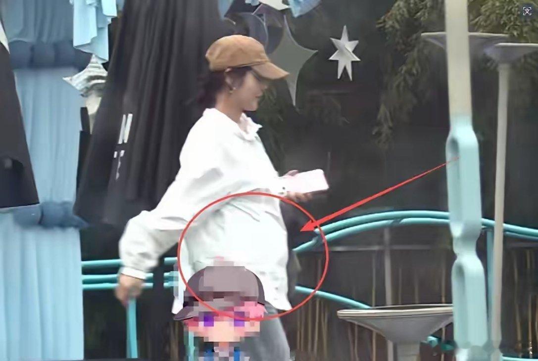姜还是老的辣！我问我妈，张佳宁还没官宣结婚就怀孕，不怕被骂？我妈妈说，你不懂，现