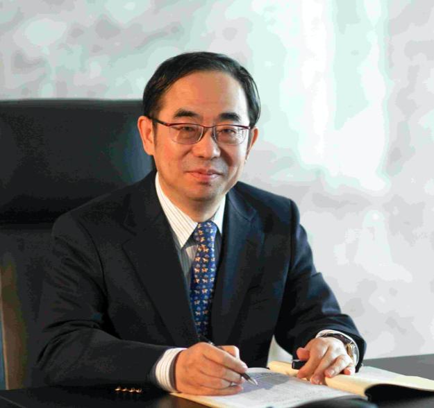 62岁，身家千亿的国内药王孙飘扬，把拼了半辈子的公司交了出去。妻子是国内女首富，
