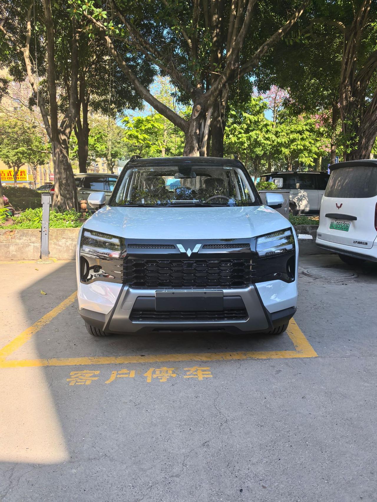 🚗前言：价格确实狠，但车到底咋样？兄弟们，五菱这价格屠夫的刀法又精进了啊。