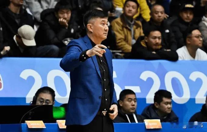 感恩！王洪泽谈杜锋指导：“杜锋指导是出色的教练。”“执教能力非常强。”