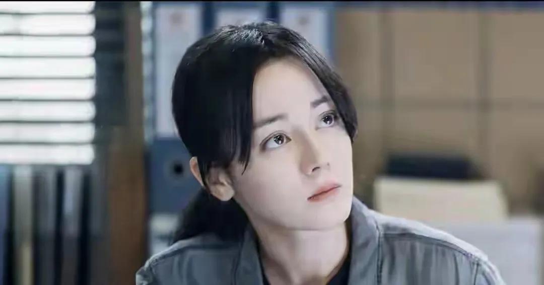 电视剧《利剑·玫瑰》观后感这部剧的故事背景设定是在2000年初，当时拐卖妇