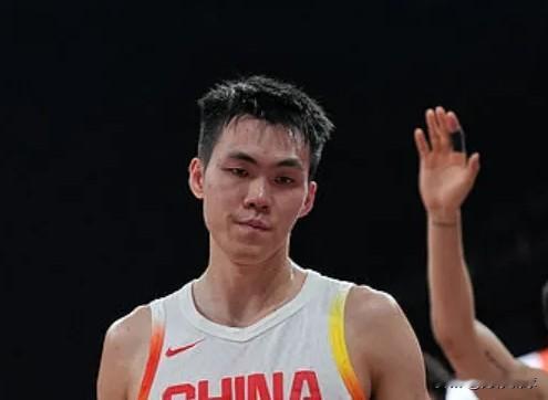 庞峥麟谈中国男篮：“确实是非常珍惜这样的机会。”“我在国家队中。”“跟大家学到了很多。”“也清晰意识