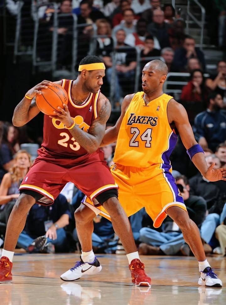 夸梅·布朗的双标，不过是自欺欺人夸梅·布朗拿科比被黑对比詹姆斯的评价，简直是无