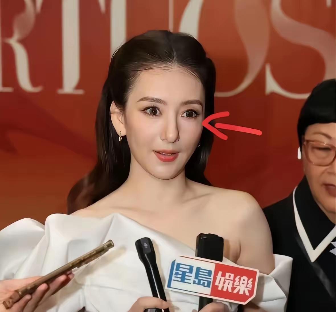 我朋友是心理医生，看了方媛的采访视频，他说方媛之所以在镜头前小动作多，是因为