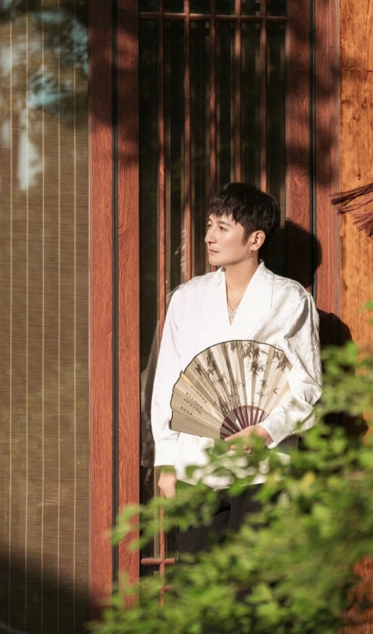 李维嘉录制大侦探大侦探全员破案两小时，维嘉打扫三小时。最后复盘时他举手：我有个