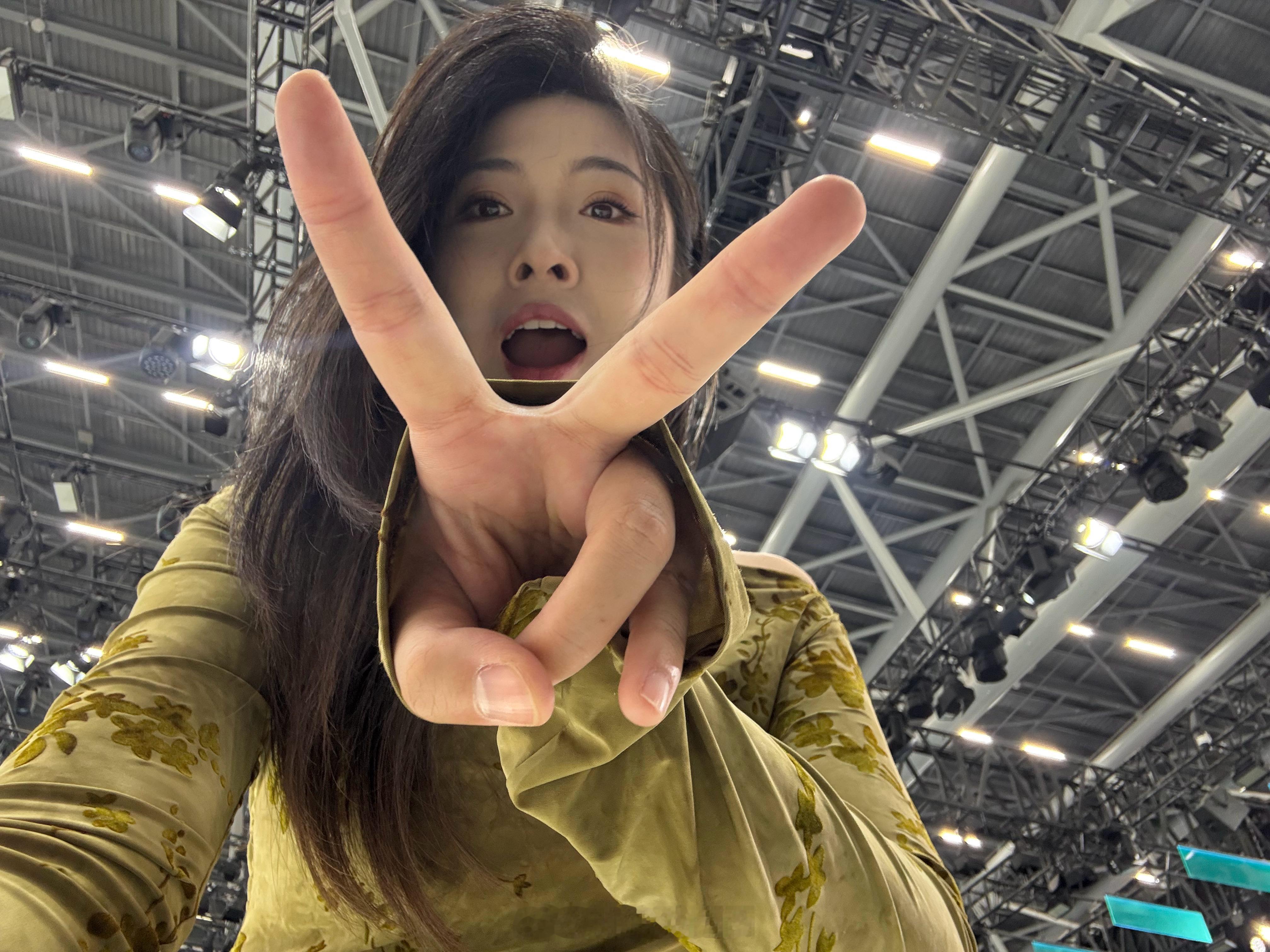 good猫宁，开始上班