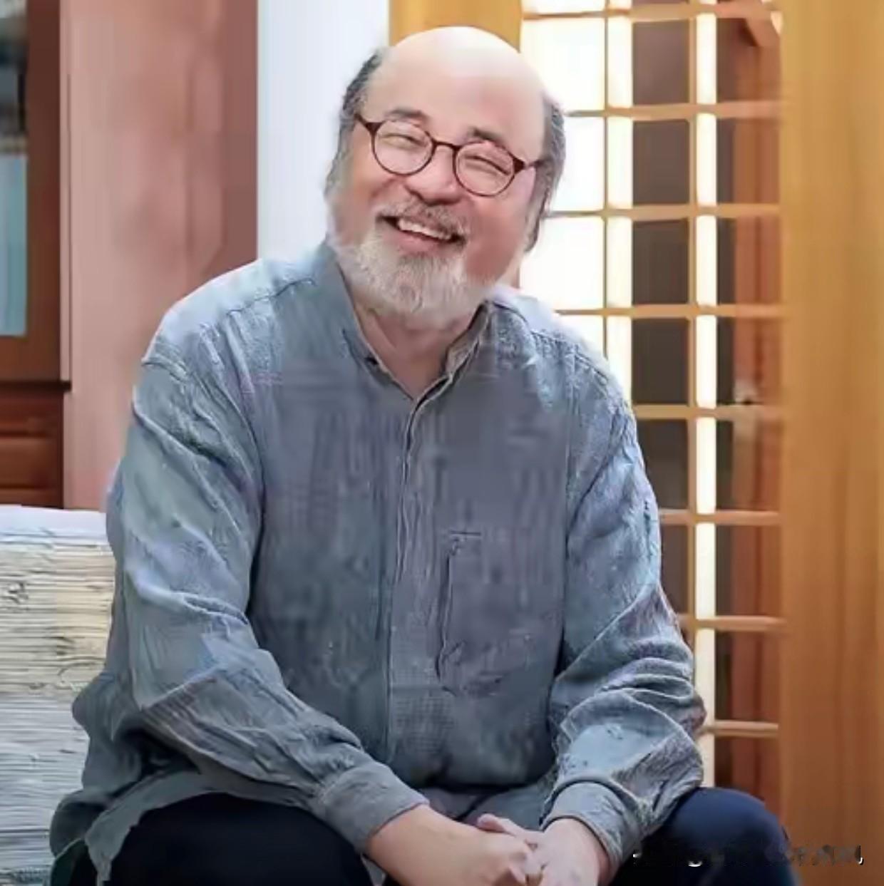 现在艺术圈有这么一桩丑事：出了一堆专门靠丑化中国人吃饭的所谓“艺术家”，把中国人