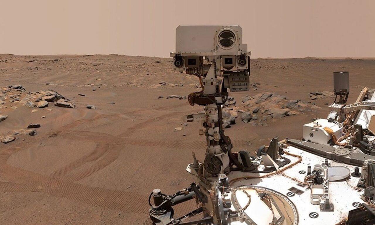 毅力号在火星发现“宝石母体”，关键线索藏在微光里火星表面看起来荒凉、单调，真