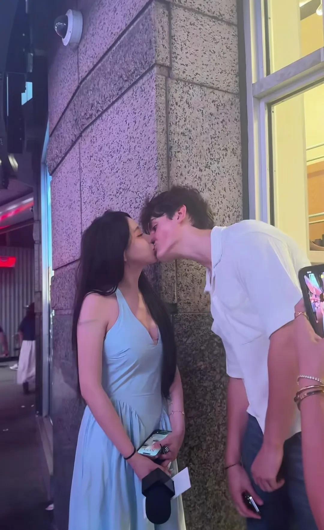 一个在美国的中国女留学生，挑战和刚认识两分钟的外国帅哥亲嘴，我也真是开了眼了，为