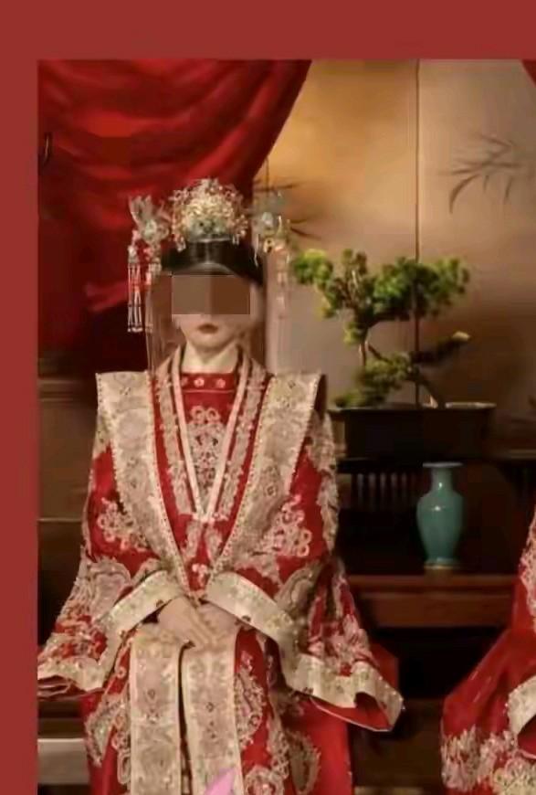 闺蜜是河南平顶山鲁山县的新娘魏亚蕊的朋友，说到魏老师这个事情闺蜜心中甚是难受，闺