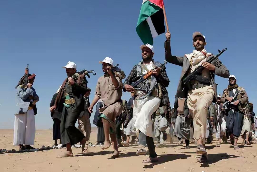美国越是全力阻止胡塞武装参战，越说明他们心里跟明镜似的！这支“拖鞋军”手里握着的