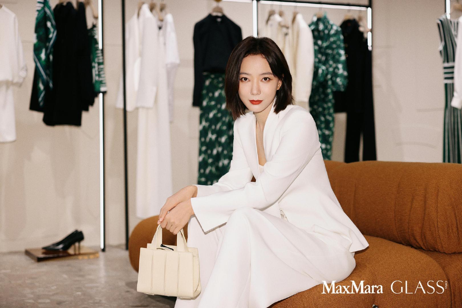 王珞丹白色西装look被王珞丹这组白色西装look美麻了！一身MaxMara