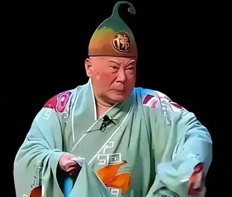郭德纲改词被罚64万，朱之文唱原版却被骂顶风作案。同一首歌，两种翻车，问题