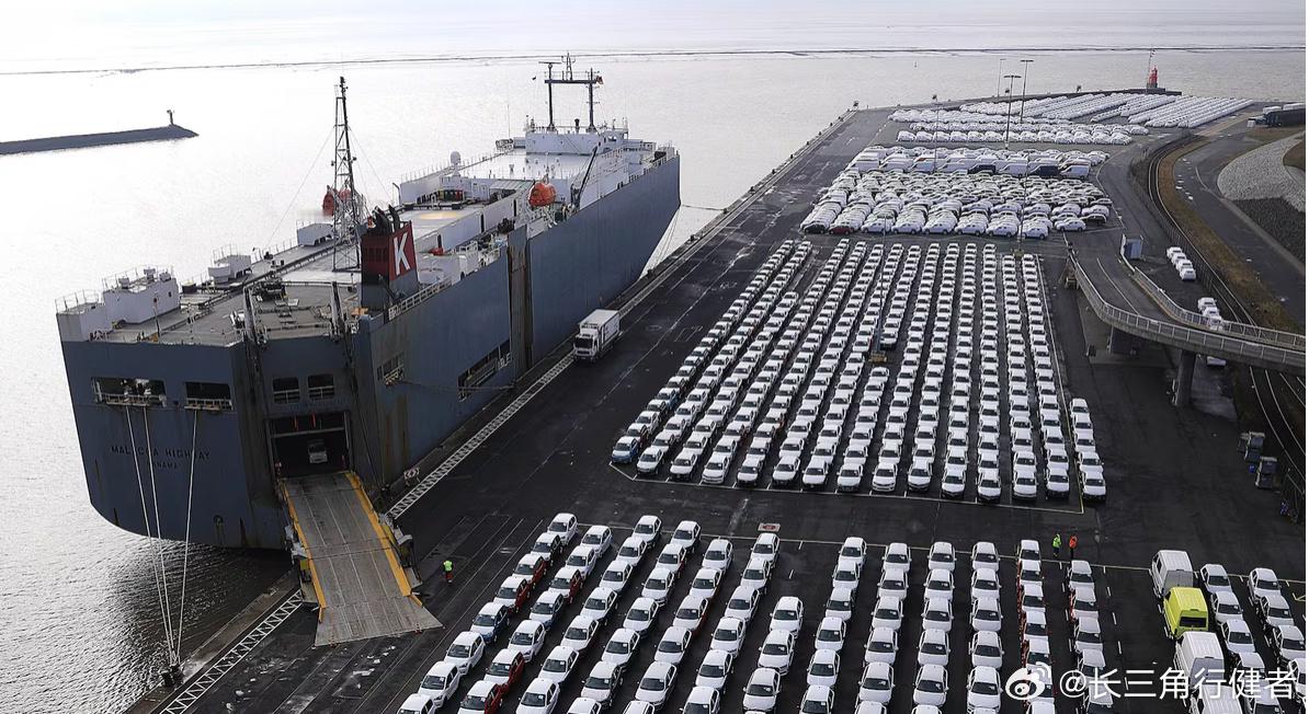 2022年，德国汽车行业，整车及配件，对中国的出口达到了300亿欧元，创下历史新