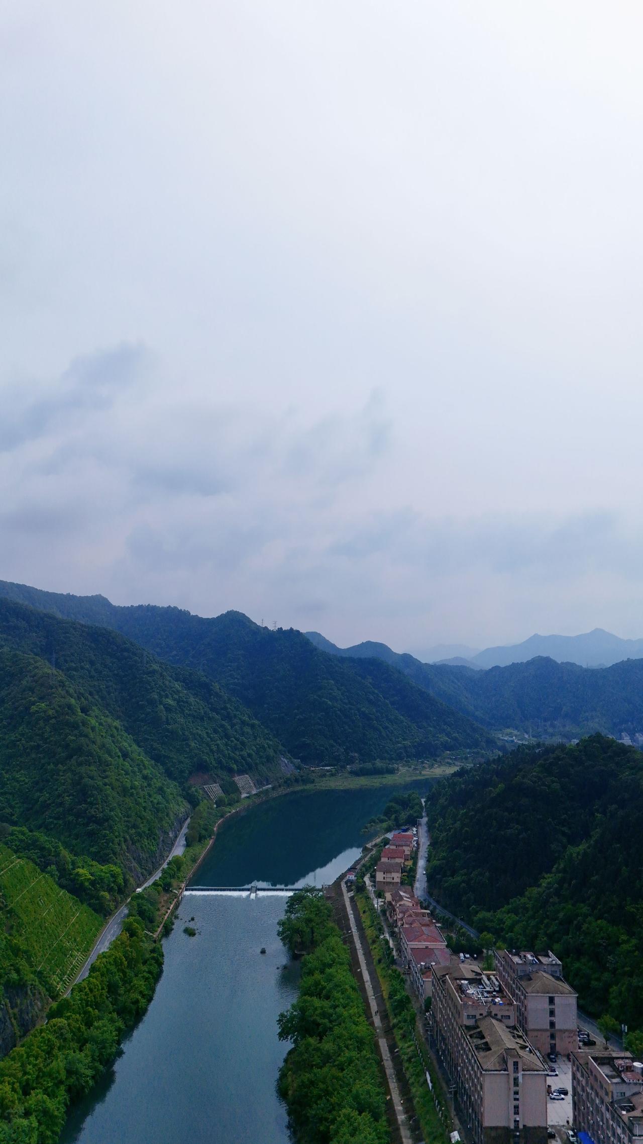 碰到一位南师附中高二学生的家长，说孩子化学成绩不太好，希望我们老师帮忙解决问题。