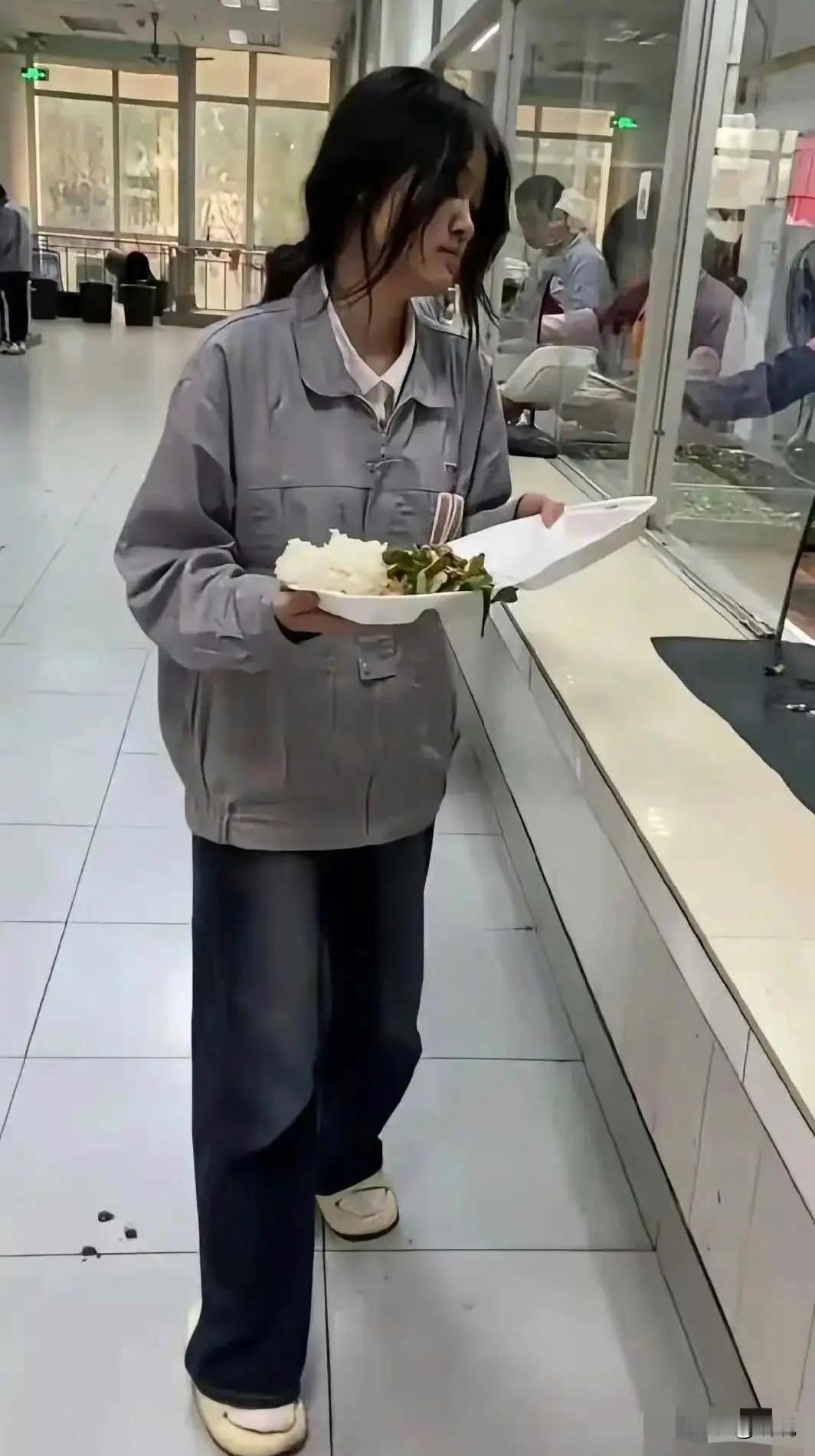 上班和下班就像换了一个人！路上遇见都认不出了