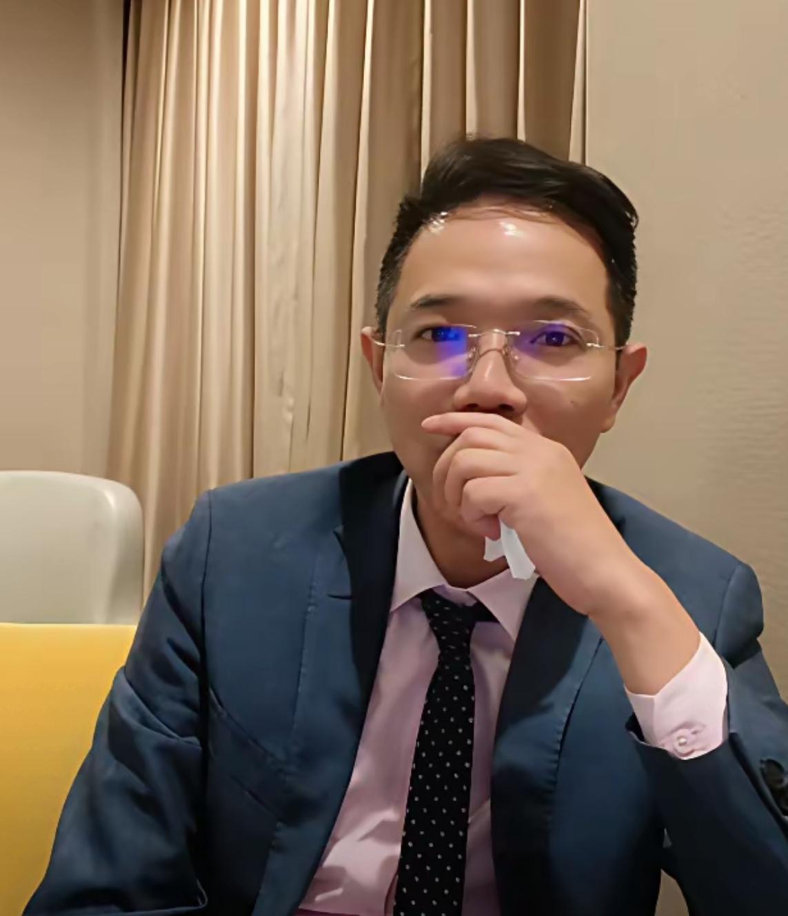 大家好，跟大家说个热乎的消息——李律，已经平安抵达宁波了！对，就在今天晚上，