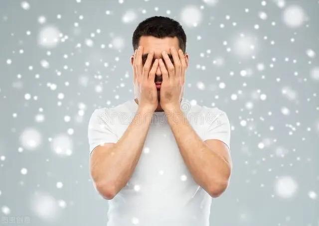 有网友吐槽说：“80后这辈子太尴尬了！买完房子，房子不值钱了，买完车子，车子又贬