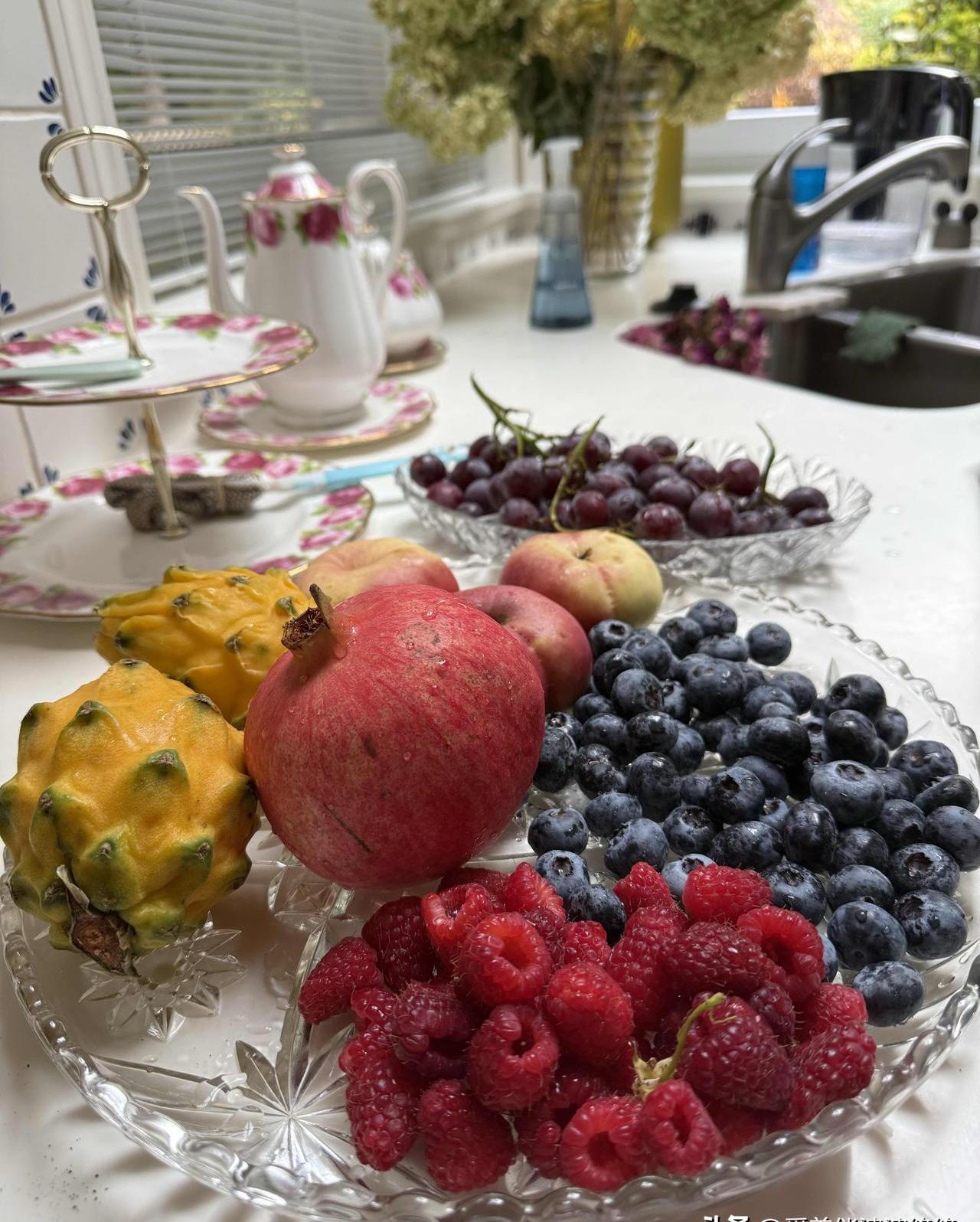 我家豆角哥，平时粗犷一个汉子。只要小孙子一来，立马就变了个人。厨房成了他的专