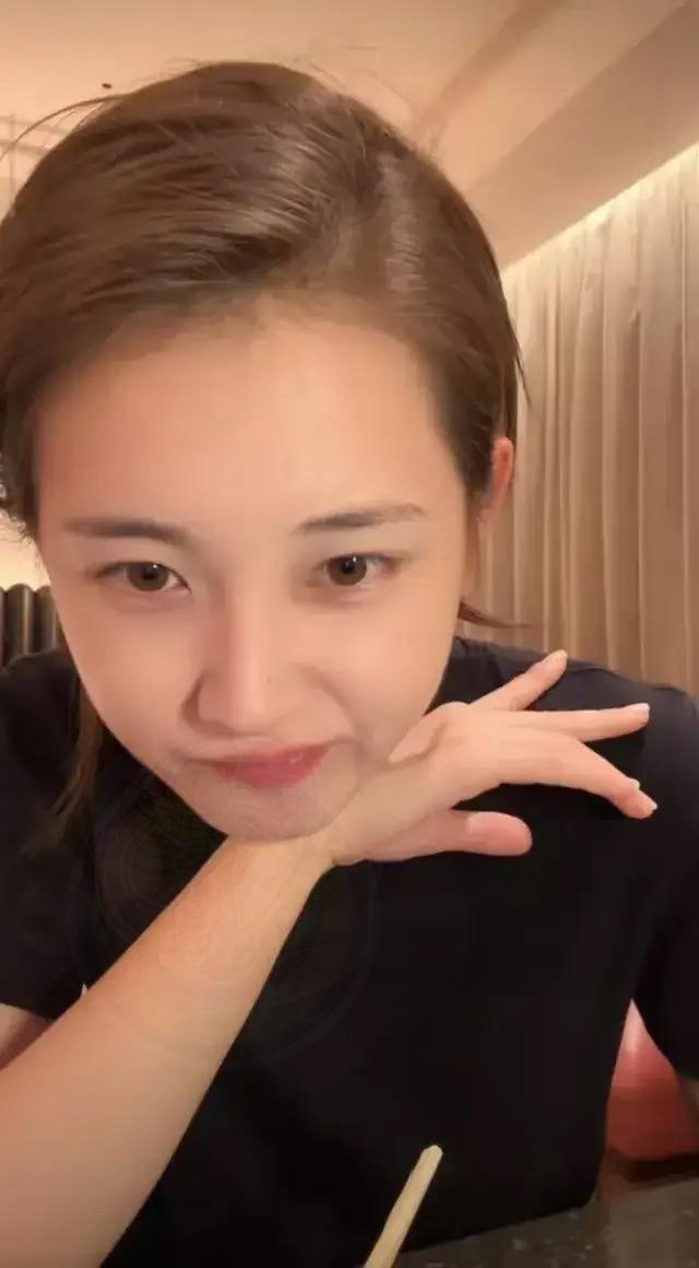 估计刘萧旭的女友，终于可以松一口气了，因为郭宇欣直播时直接回复了和刘萧旭的关