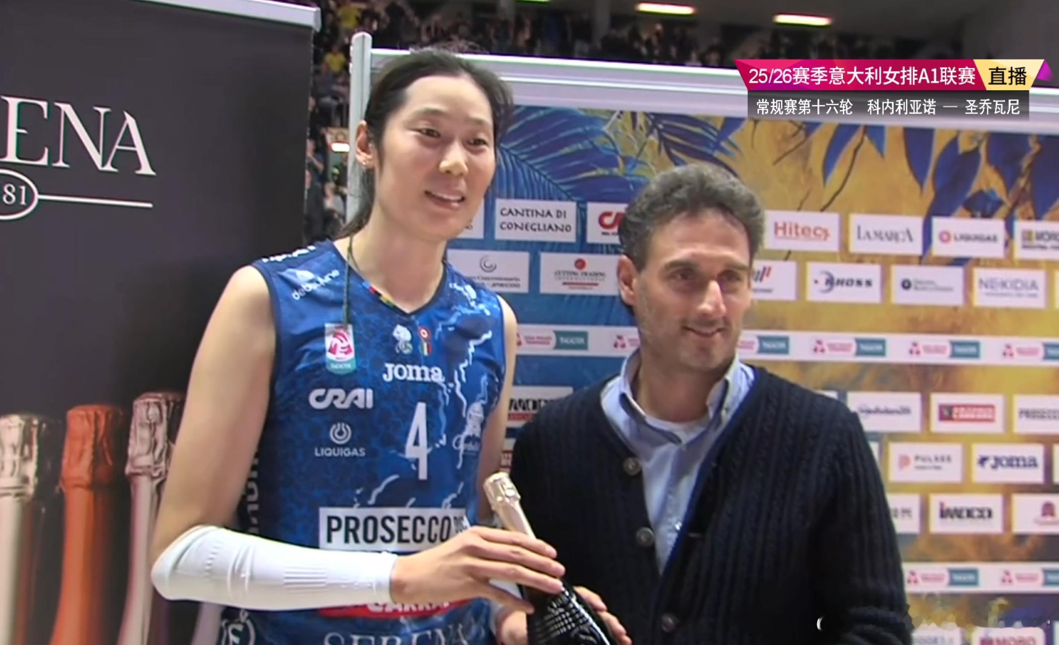 朱婷留洋第七季💛💙朱婷和加比在本场比赛的首发阵容中，是意料之中的。上一轮