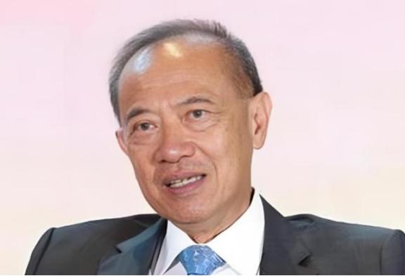 新加坡前外长杨荣文：美国不敢与中国开战，台海海峡是红线！