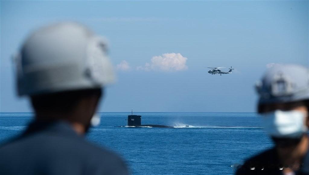 台湾地区海军举行大规模“海权”演习🔻2025年10月，在PLA在台湾海峡