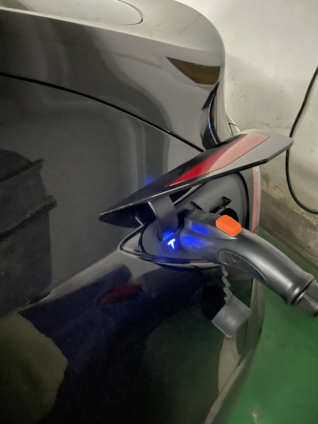 磷酸铁锂和三元锂交直流充电差异有多大modelY标续到手不到1个月，380v的