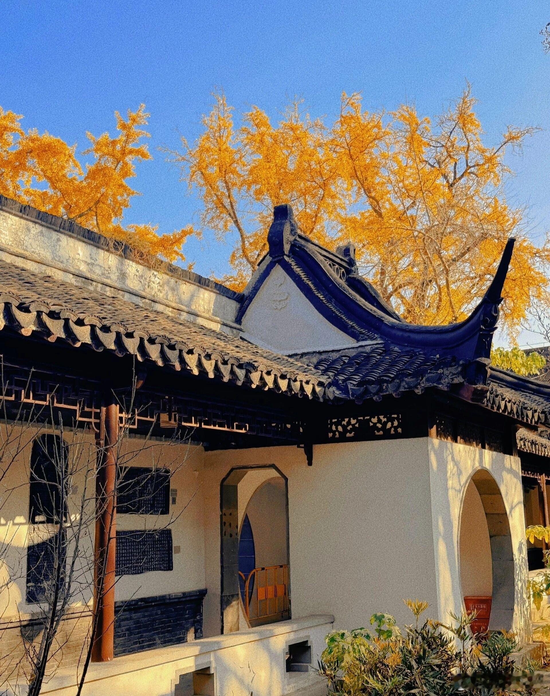 四大首辅从人品上来看，高拱第一，张居正第二，严嵩第三，徐阶第四；从政治手段上看，