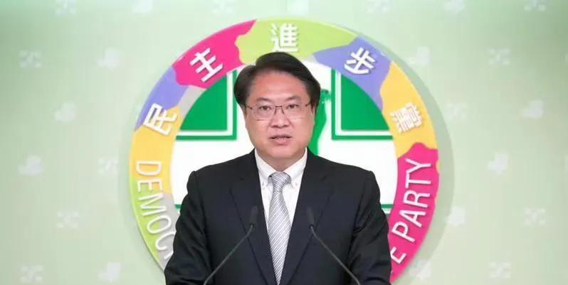 林右昌第一个站出来为赖清德挡子弹了，下一个会是谁大罢免大失败的替罪羊找到了，2