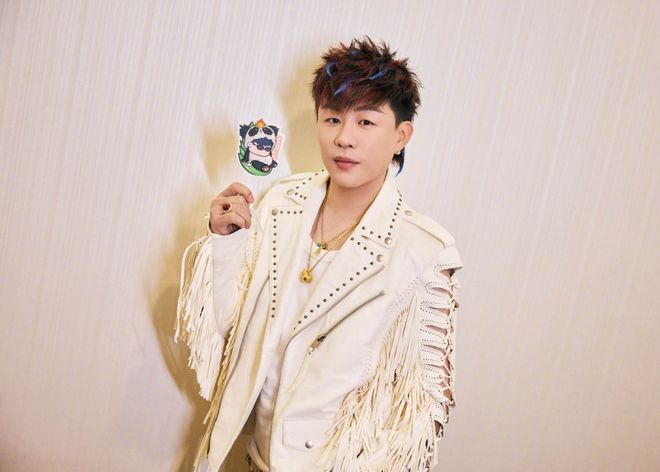 胡彦斌曾说单身是在等对的人，疑似胡彦斌易梦玲恋情引发关注，此前，林心如在综艺