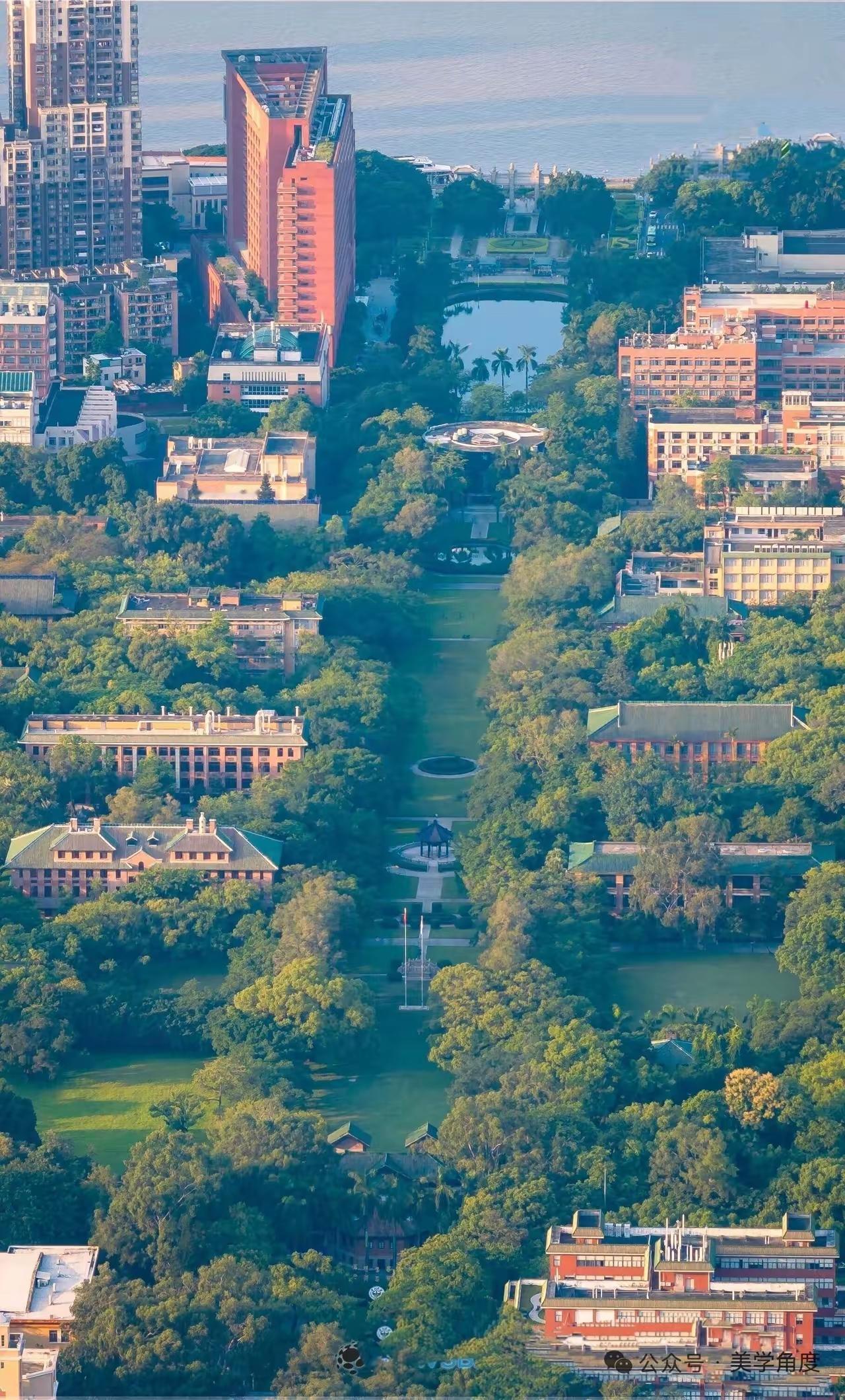 你知道这是什么大学，太漂亮了～