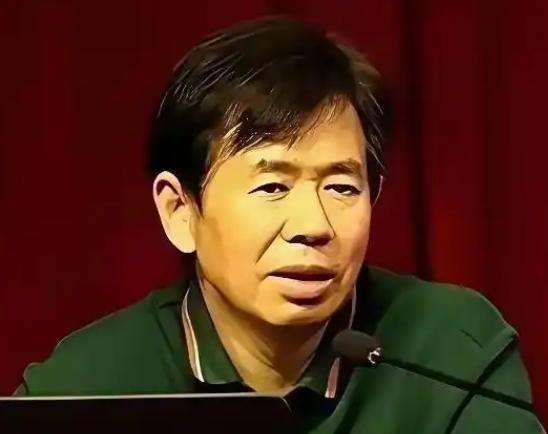 戴旭和金灿荣两位教授曾经的观点分别是：戴旭的观点：武器再好，设备再先进，如果不敢