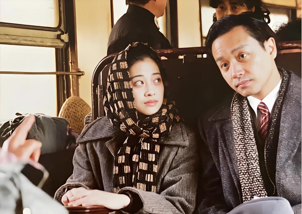 1997年一个深夜，张国荣辗转难眠，特意打电话给当时还很年轻的梅婷。那时张国荣早