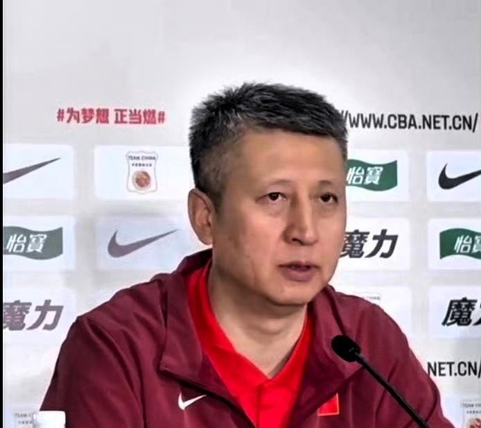 郭士强打韩国队前曾说：我要十二个拼命，玩命的球员；恕我直言，来到比赛中，他们都投