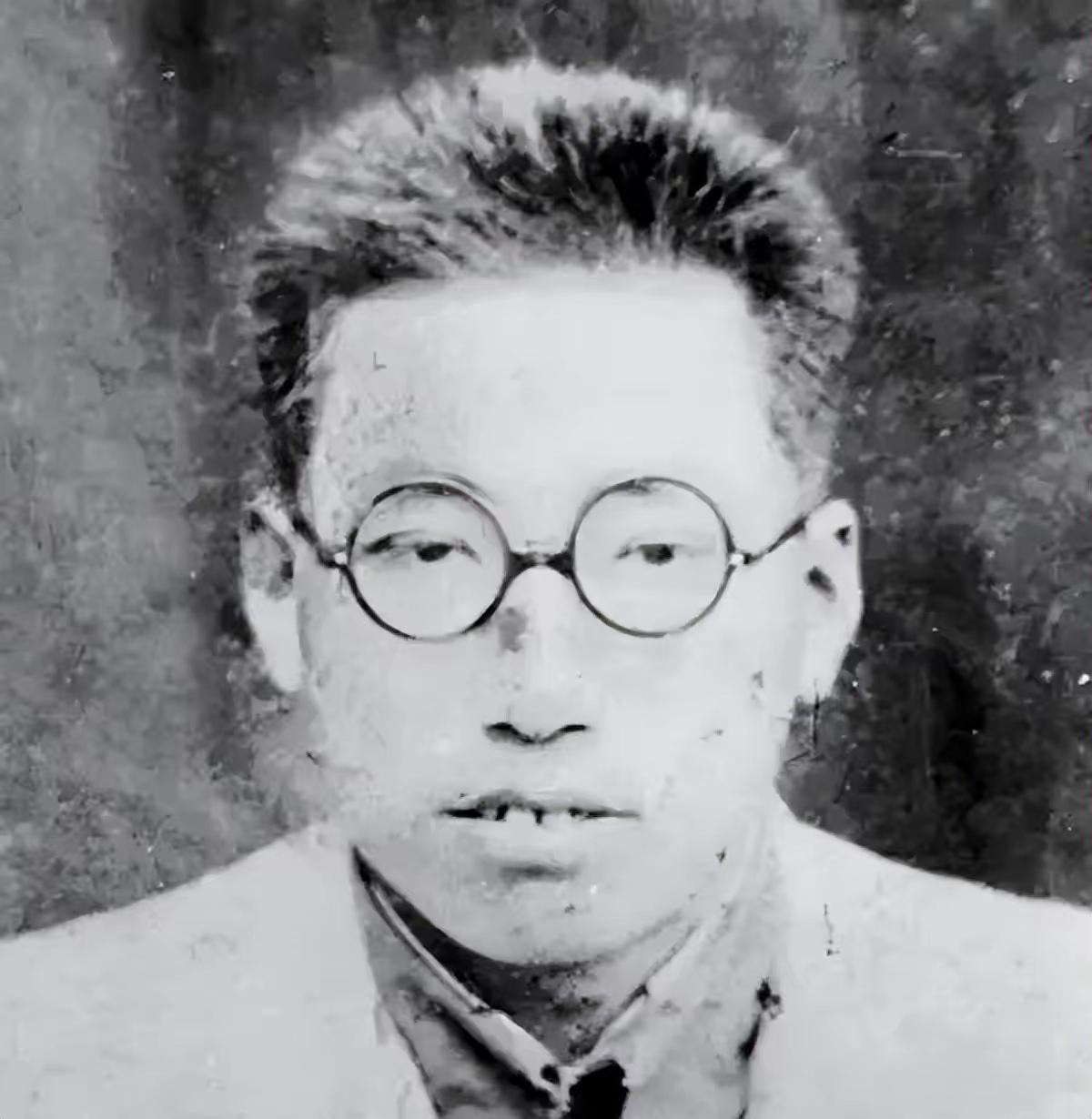 1943年6月，陕甘宁边区保安处处长陈泊，查阅毛主席近期日程表，得知两天后的上午