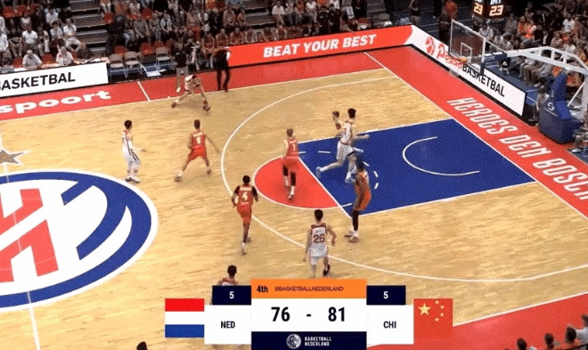 胜负已分！胡明轩最后时刻就不应该出手吗？有球迷对最近中国男篮对阵荷兰男篮的热身