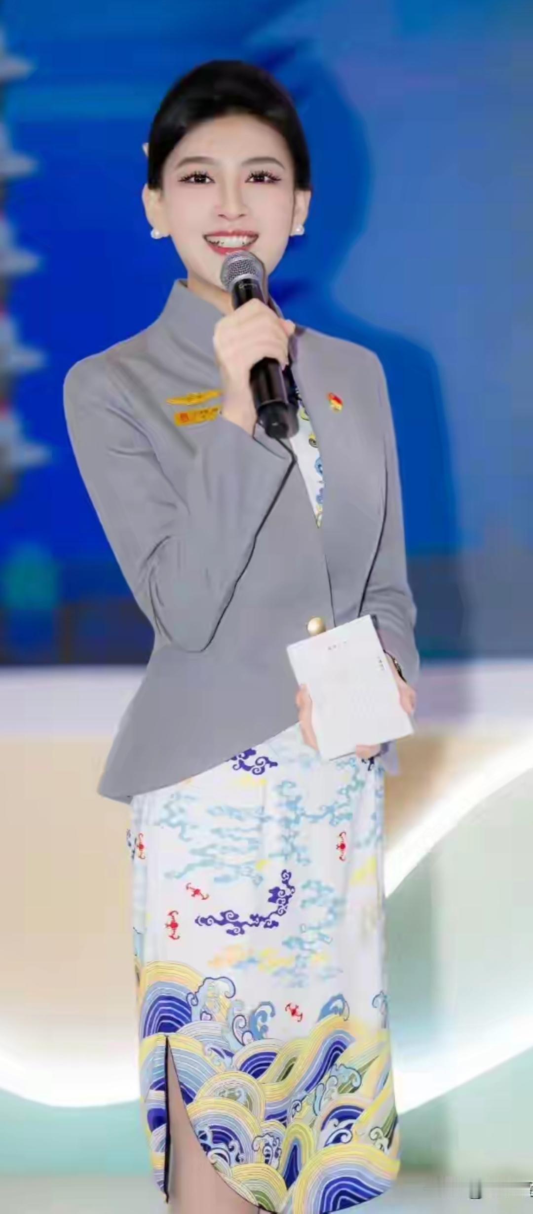 锦衣华服，玉立人间。